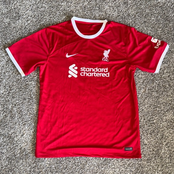 Nike Red Liverpool FC Jersey Short Sleeve - Picture 1 of 5